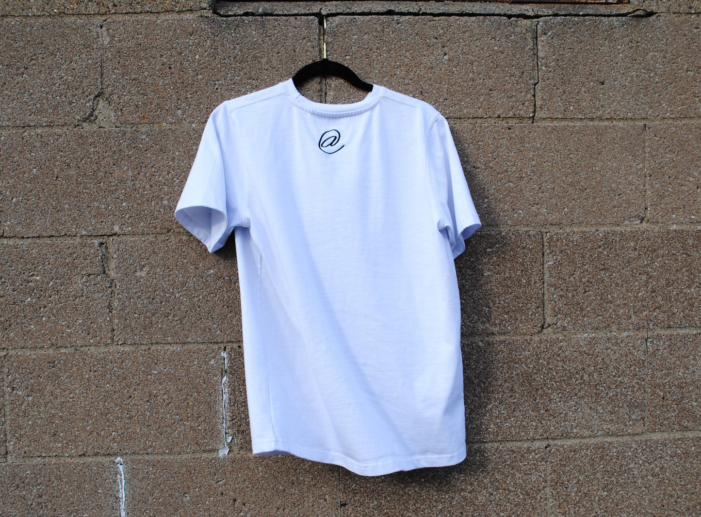 @lyx White Tee