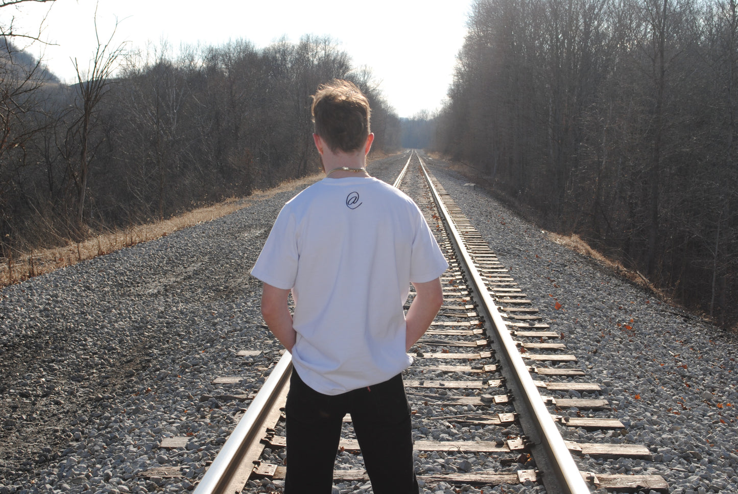 @lyx White Tee