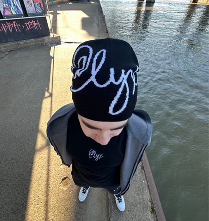 @lyx Black Beanie